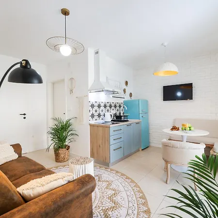 Della * Biograd Na Moru