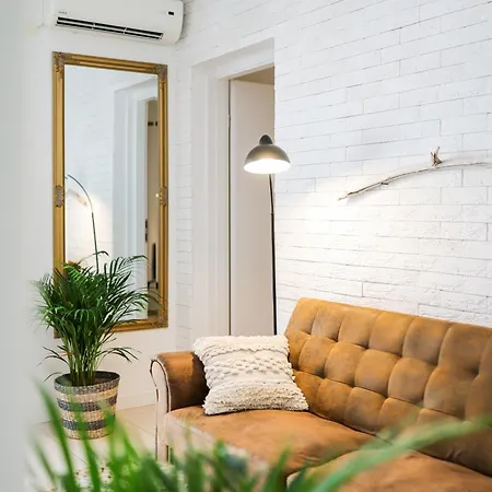 Della Apartament *
