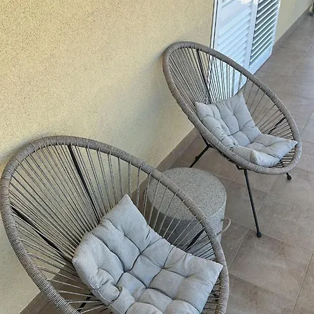 Della * Biograd Na Moru