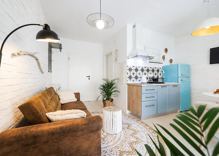 דירה Della ביוגראד נה מורו