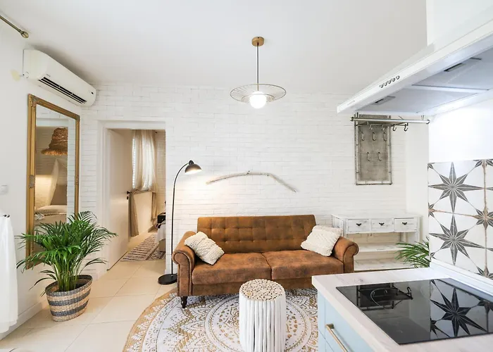 Della דירה ביוגראד נה מורו