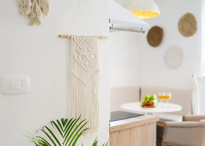 Della דירה ביוגראד נה מורו