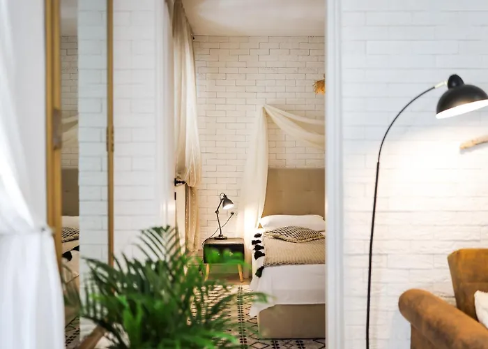 Della * ביוגראד נה מורו